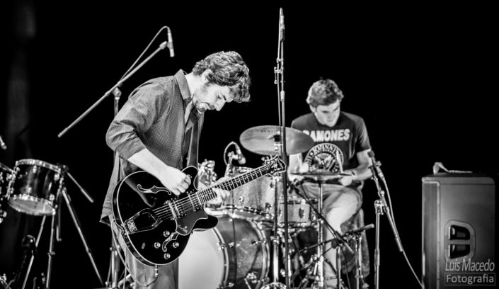 fotografia musica lotacao Lisboa concerto azafama tresporcento banda fotografo