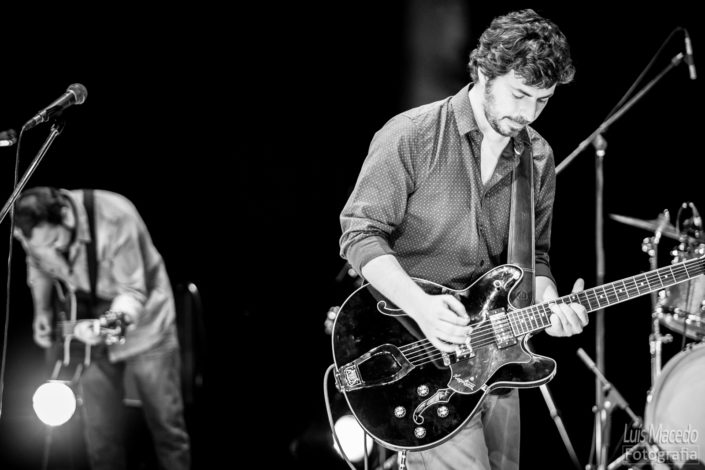 reportagem fotografia lotacao 136 tresporcento lisboa teatro azafama banda concerto musica