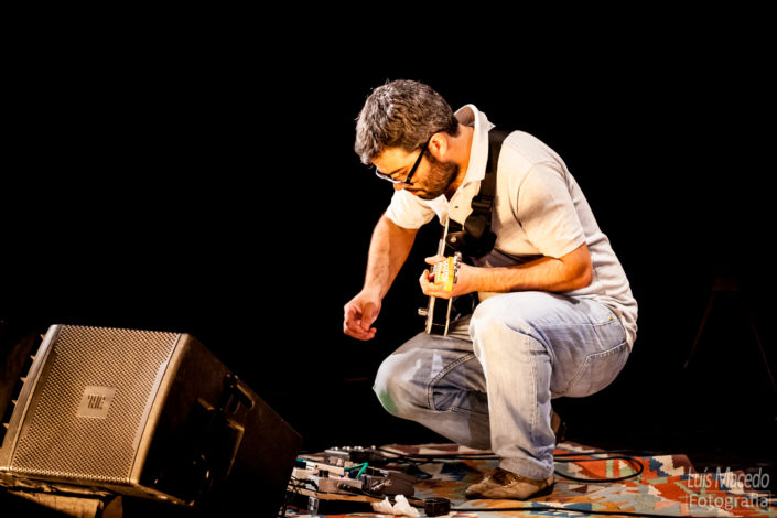 reportagem fotografia lotacao 136 tresporcento lisboa teatro azafama banda concerto musica