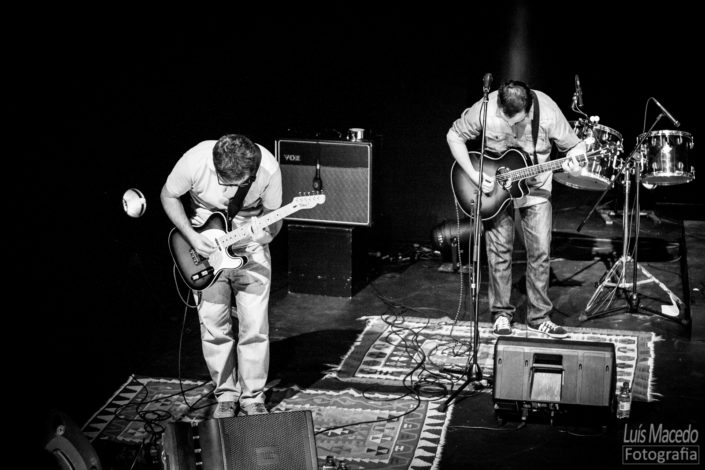 reportagem fotografia lotacao 136 tresporcento lisboa teatro azafama banda concerto musica