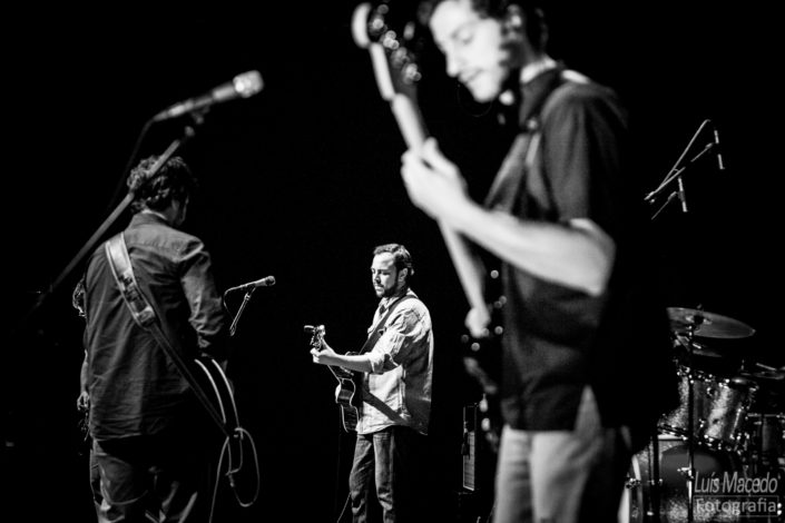 reportagem fotografia lotacao 136 tresporcento lisboa teatro azafama banda concerto musica