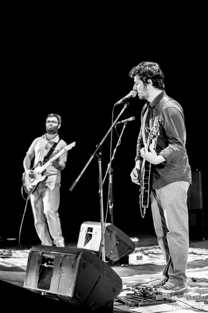 reportagem fotografia lotacao 136 tresporcento lisboa teatro azafama banda concerto musica