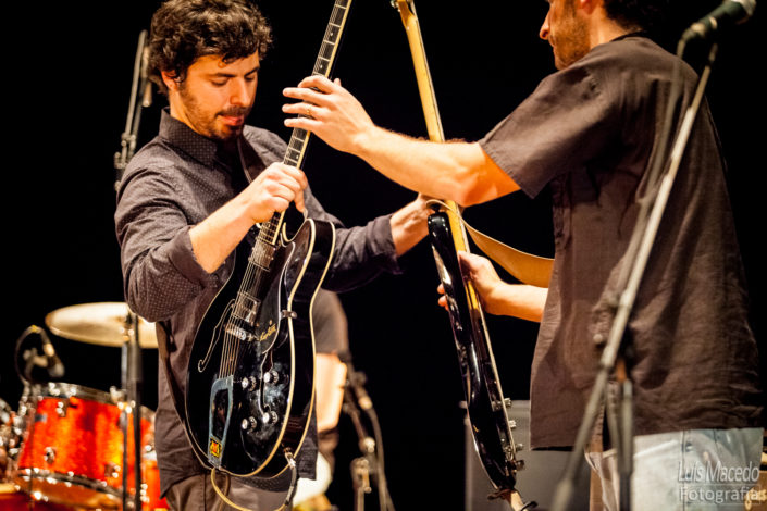 reportagem fotografia lotacao 136 tresporcento lisboa teatro azafama banda concerto musica