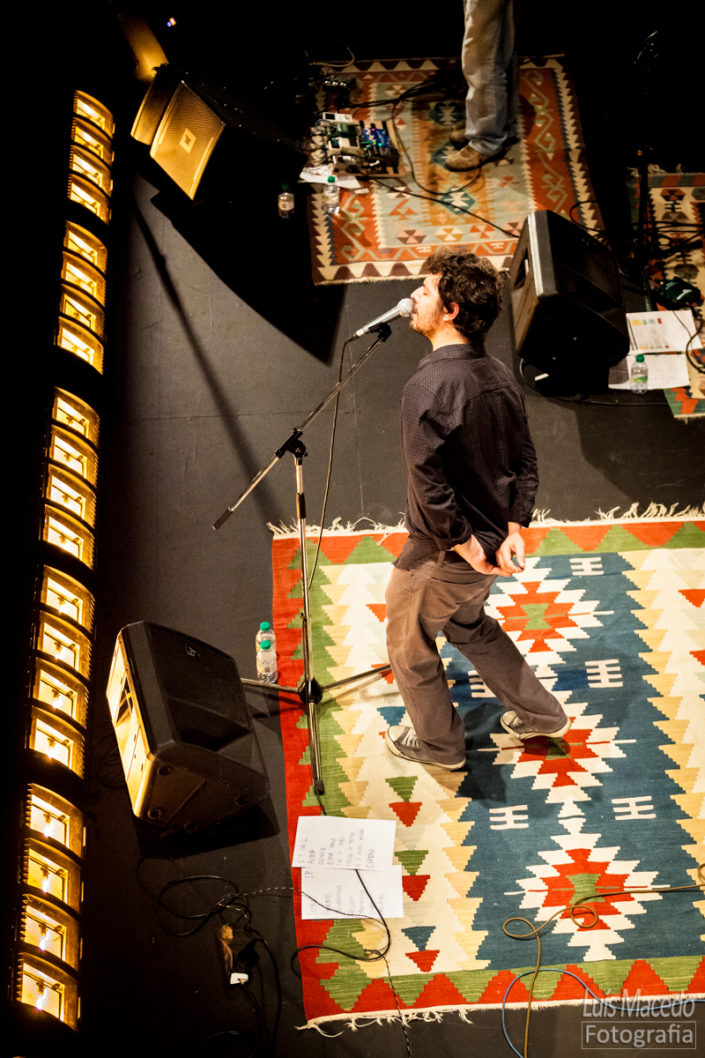 reportagem fotografia lotacao 136 tresporcento lisboa teatro azafama banda concerto musica