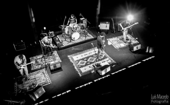 reportagem fotografia lotacao 136 tresporcento lisboa teatro azafama banda concerto musica