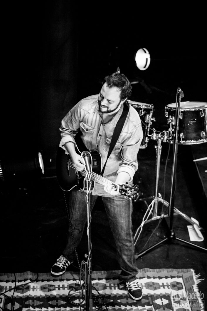 reportagem fotografia lotacao 136 tresporcento lisboa teatro azafama banda concerto musica
