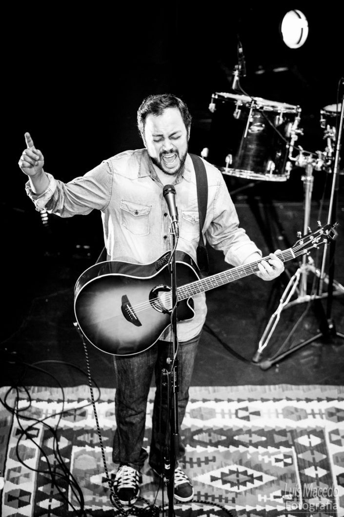 reportagem fotografia lotacao 136 tresporcento lisboa teatro azafama banda concerto musica