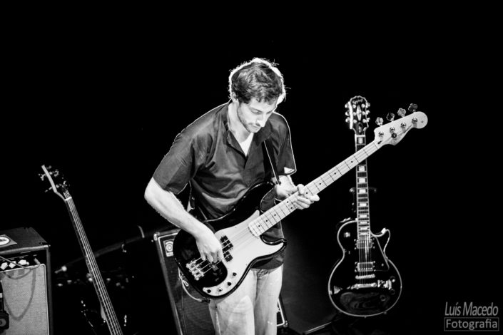 reportagem fotografia lotacao 136 tresporcento lisboa teatro azafama banda concerto musica