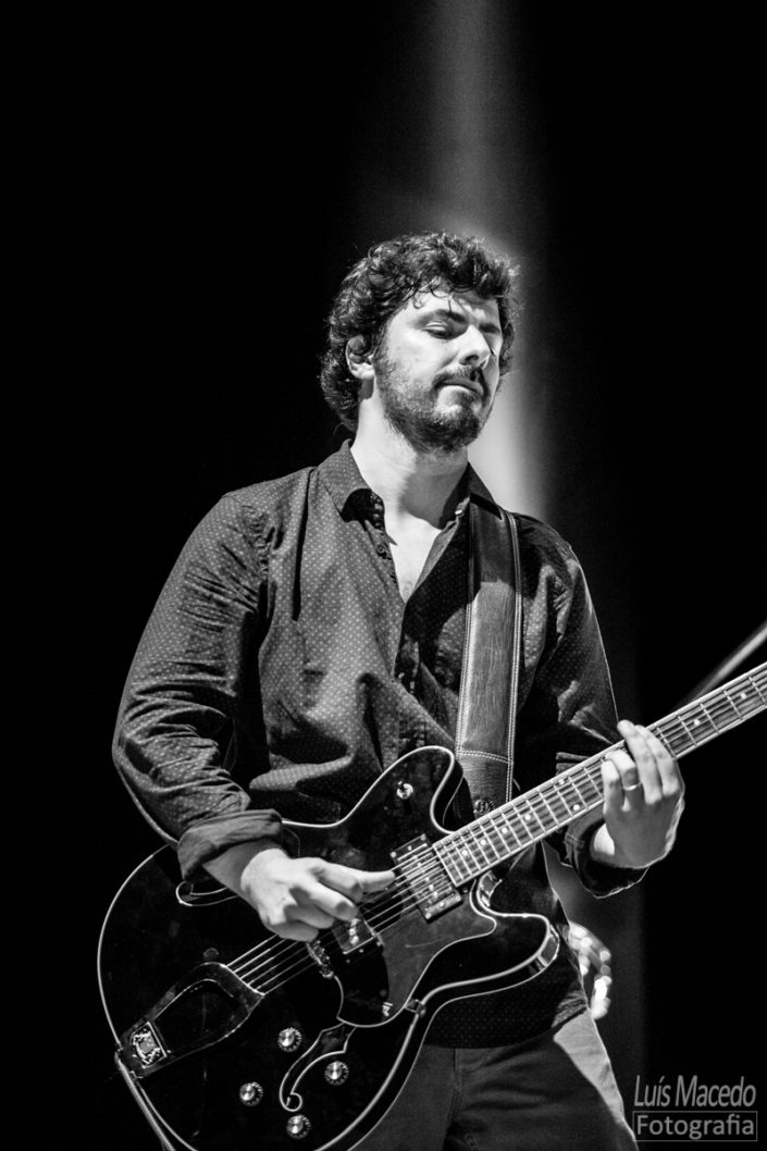 reportagem fotografia lotacao 136 tresporcento lisboa teatro azafama banda concerto musica