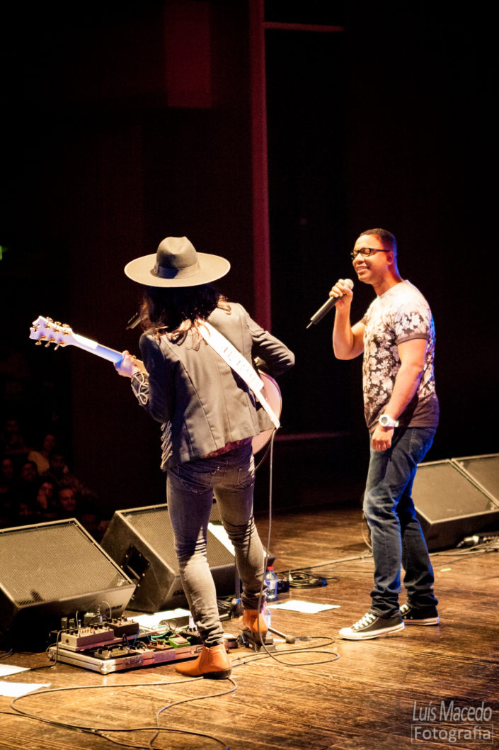 Boss AC Black Mamba Concerto Sintra Musica Funk Dirty Little Brother