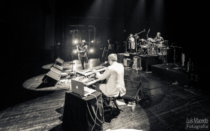 publico Black Mamba Concerto Sintra Musica Funk Dirty Little Brother