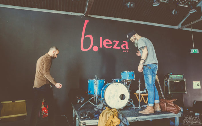 reportagem access backstage bastidor soundcheck mimicat bleza musica fotografia