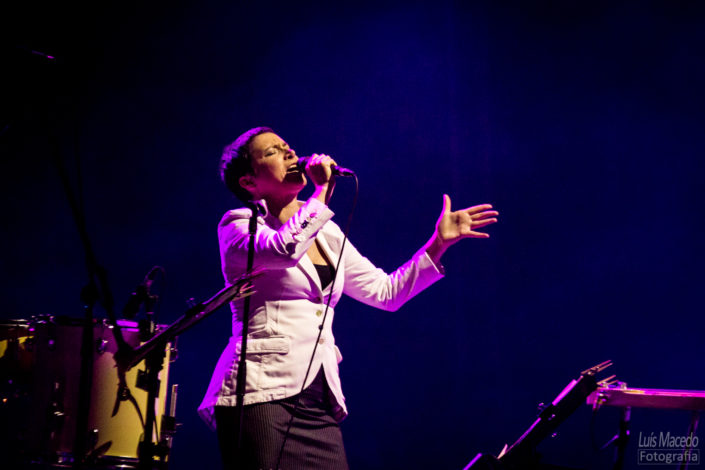 festival groove cascais 2017 musica reportagem concerto pimba bruno nogueira cla