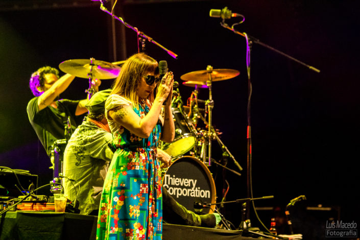 festival groove cascais 2017 musica reportagem concerto electronica thievery corporation