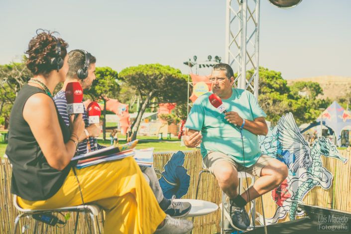 festival sol caparica verao musica praia concerto ambiente publico