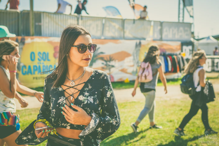 festival sol caparica verao musica praia concerto ambiente publico