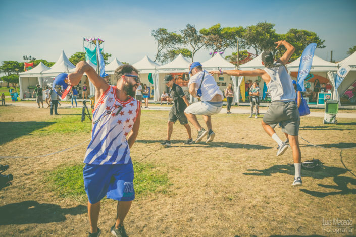 festival sol caparica verao musica praia concerto ambiente publico