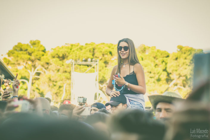 festival sol caparica musica portuguesa fotografia verao ambiente publico fan