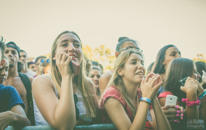 festival sol caparica musica portuguesa fotografia verao ambiente publico fan