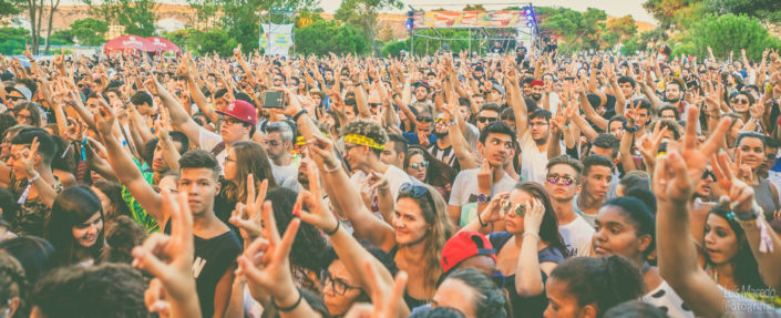 festival sol caparica musica portuguesa fotografia verao ambiente publico fan