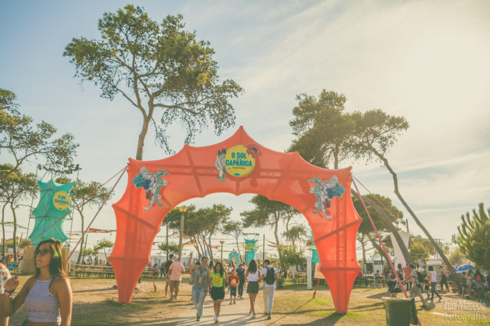 festival sol caparica musica portuguesa fotografia verao ambiente publico