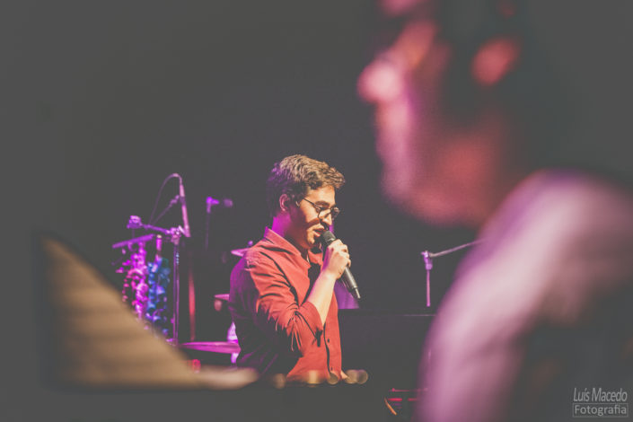 sons utopia fotografia zeca afonso andre sanrtos almada espetaculo musica